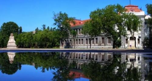 北京大学多少亩地
