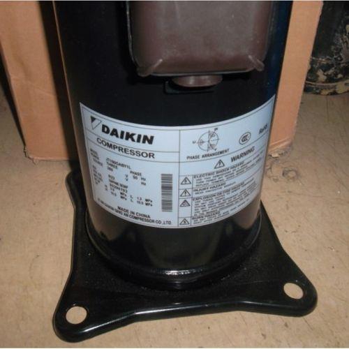 空调压缩机底角螺丝要上紧吗