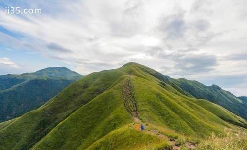 武功山海拔高度多少米