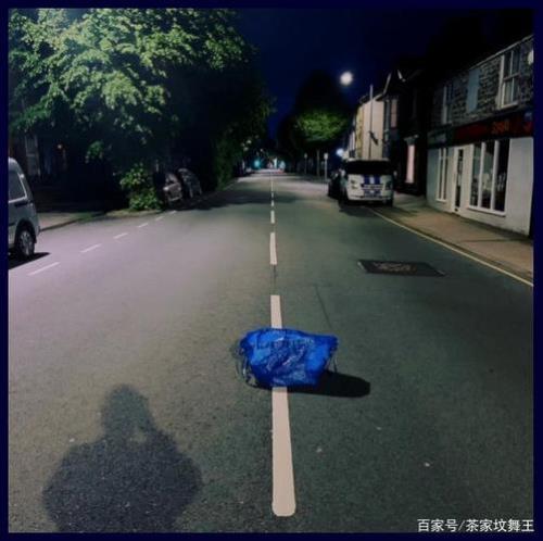深夜还在奔波在路上句子