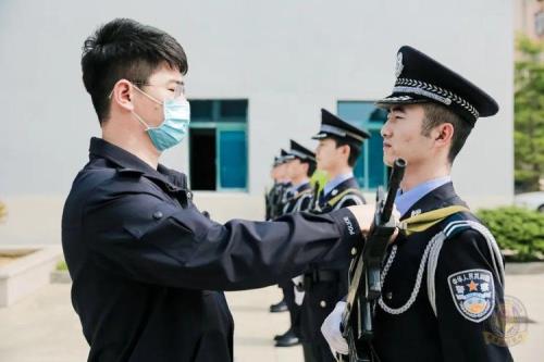 青岛警察年底是否发放安保补助