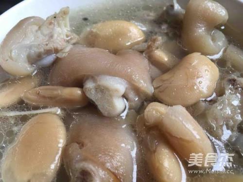 雪豆炖蹄花是怎么做的