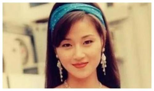 万绮雯几个小孩