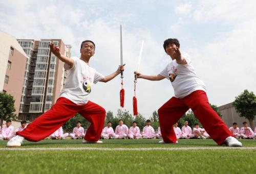 太极拳和太极剑哪个好学