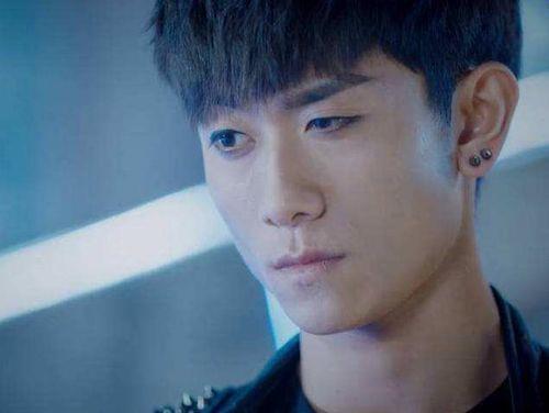 两眼对视是什么意思