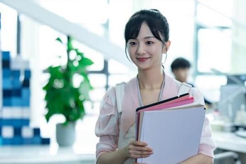 两个人的小森林靳希扮演者