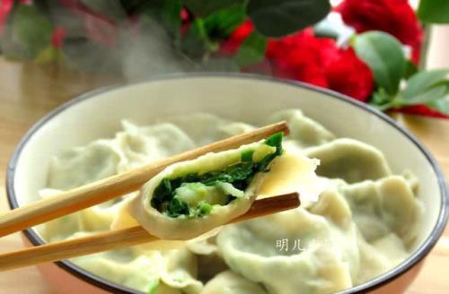 白菜虾仁韭菜饺子馅的做法