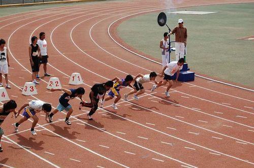 800米三分30秒什么水平男