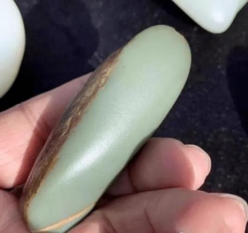 蓝调沙枣青籽料有收藏价值吗