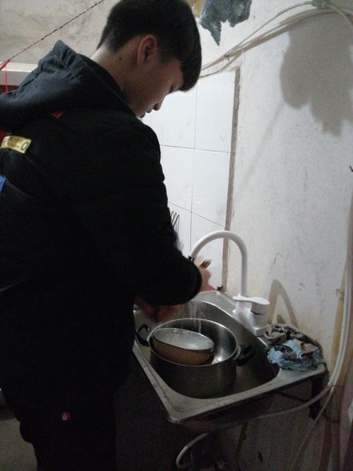 初一能不能刷碗