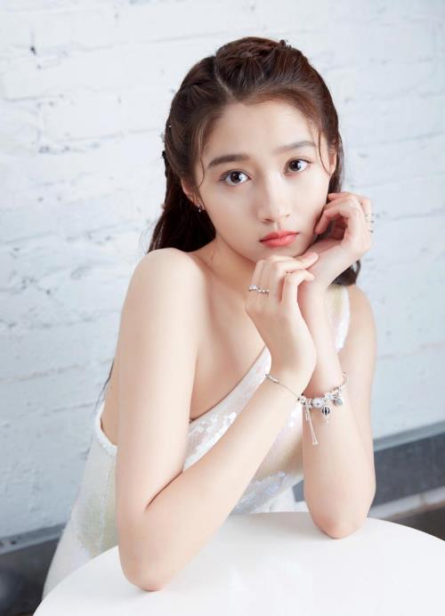 关晓彤有什么大牌代言吗