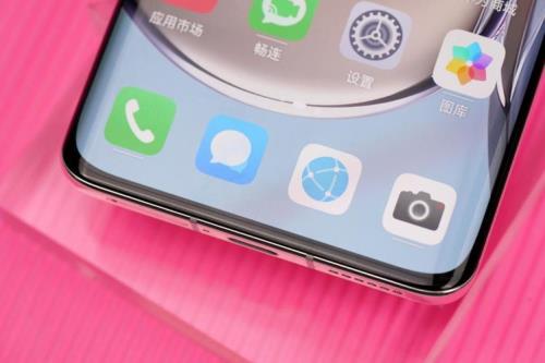 14pro听筒上方有缝隙正常吗