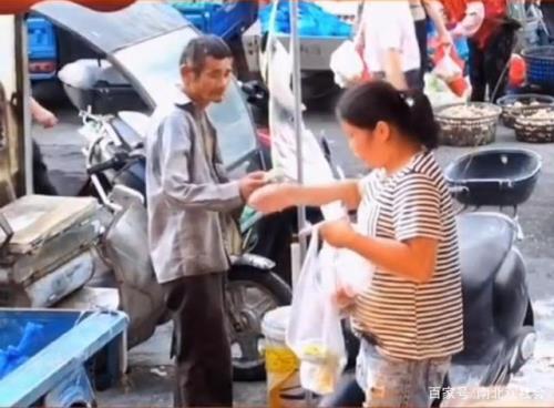 怎么形容小摊摊主