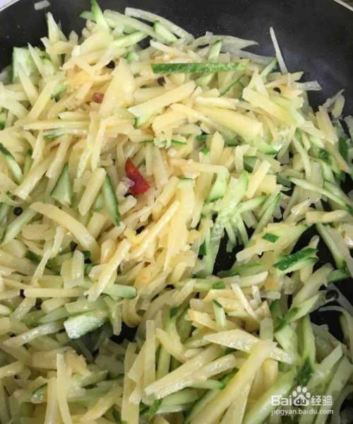 土豆怎么炒黄瓜片
