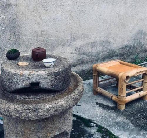 君子藏器于身，待时而动的含义