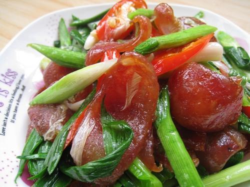 大腊肠炒菜家常做法