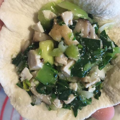 包菜香菇蒸包步骤