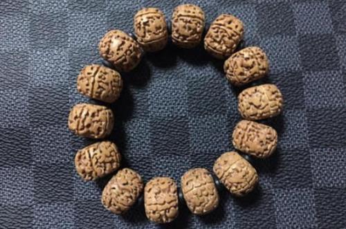 怎样检查手串是否是塑料的