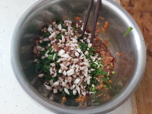 三鲜虾仁饺子的做法