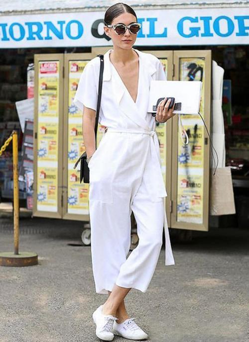 连体衣服怎么上厕所