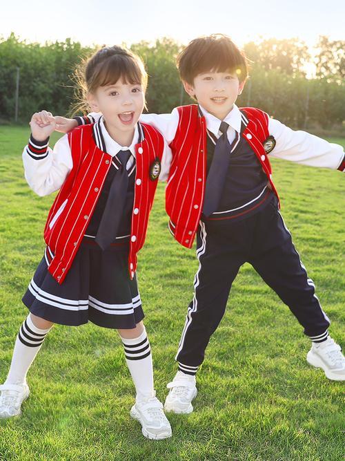 3岁男孩报校服报多大