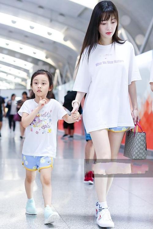 甜馨全名是什么