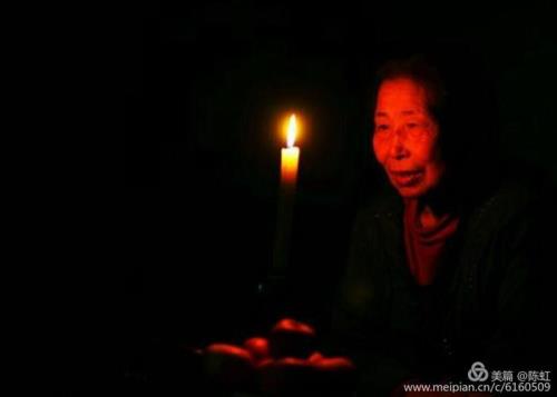父亲原唱完整版烛光里的妈妈