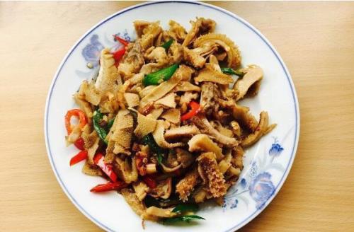 青椒炒牛肚的热量是多少
