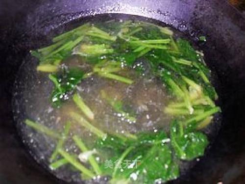 海米菠菜粉丝汤的做法