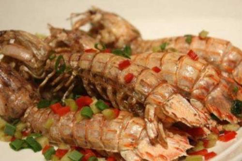 濑尿虾怎么剥壳
