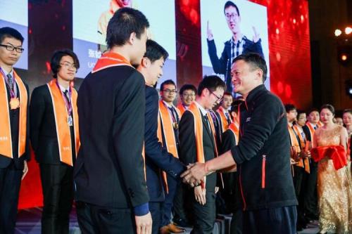 论能力马云和张磊谁强