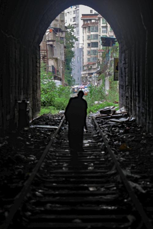 通往夏天的隧道是电影吗