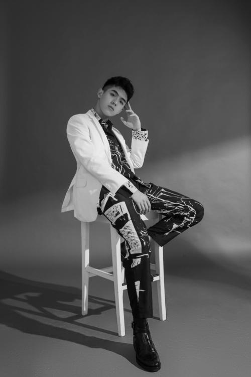 名字带喆的歌手