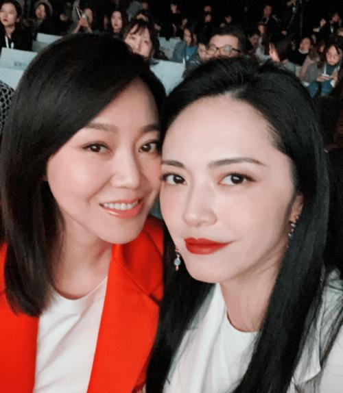 闫妮姚晨颁奖典礼是哪一年