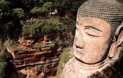 问下，乐山大佛是怎么被发现的