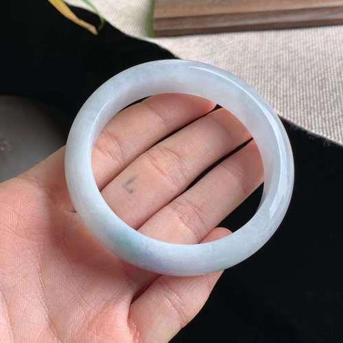 手镯宽的好还是窄的好