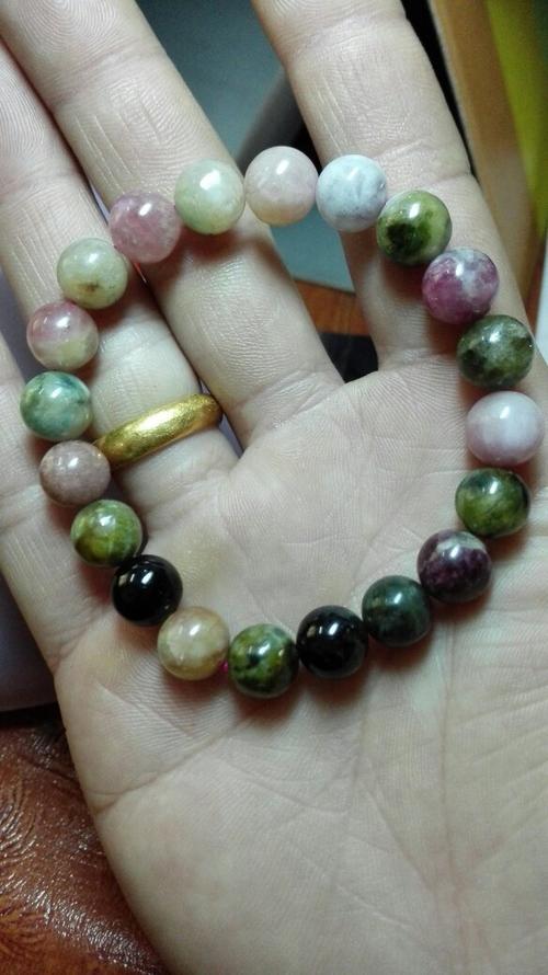 左岩直播间的碧玺是真的吗