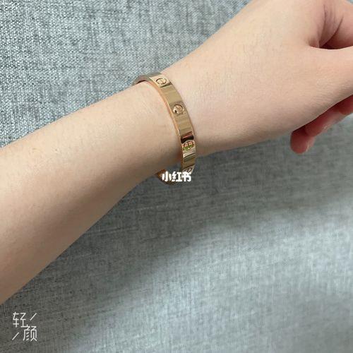 卡地亚手镯是镀金的吗