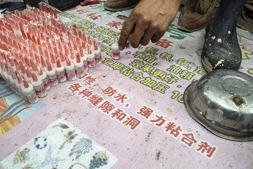 粘飞机胶水顺口溜