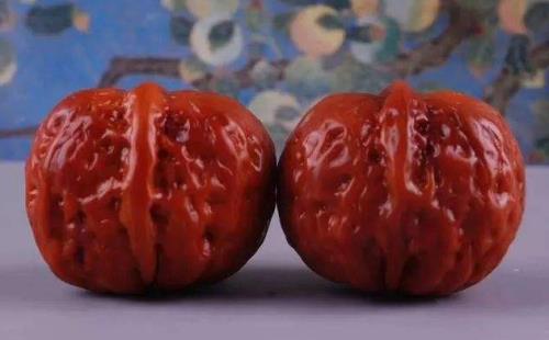 初玩核桃，核桃上的黄怎么回事
