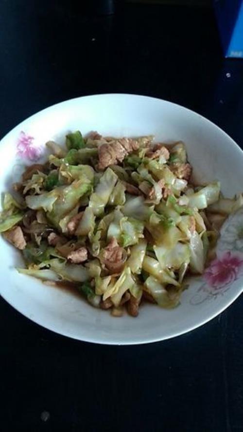 肉炒圆白菜的家常做法