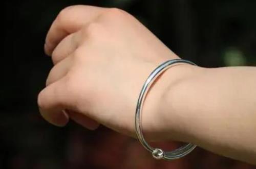 我手围16，戴多大手镯合适