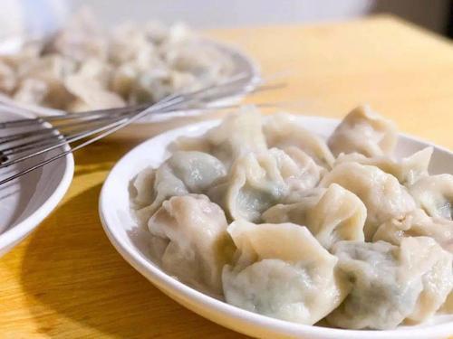 弯弯顺饺子寓意