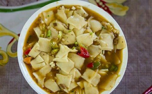 青海特色美食“尕面片”是怎么做的