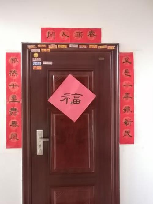 贴春联时旧春联要不要撕掉