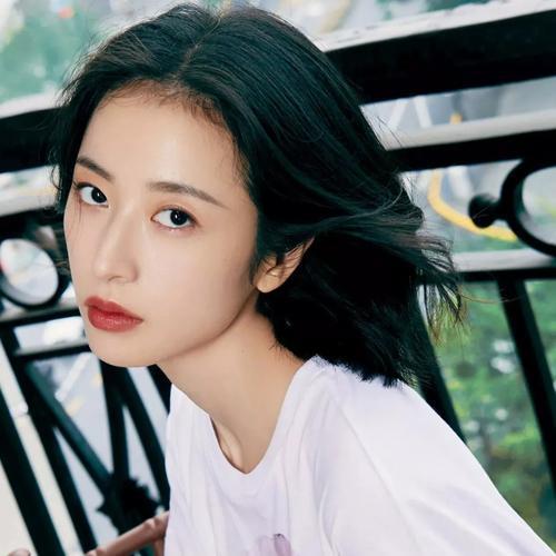 李现周雨彤是同学吗