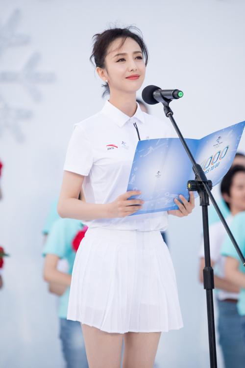 佟丽娅多少岁，身高体重