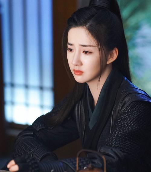 许芳铱许龄月是姐妹吗