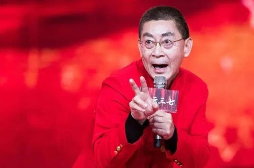 六小龄童为什么会叫六小龄童