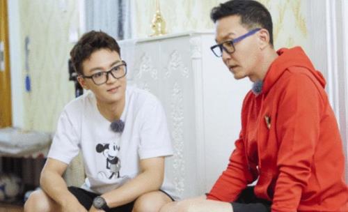 吴刚的父亲母亲